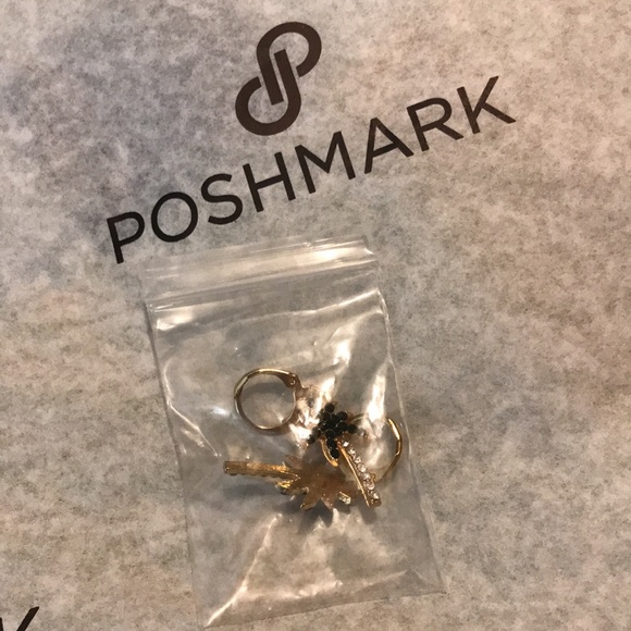 Palm tree 🌴 Earrings - Picture 5 of 6